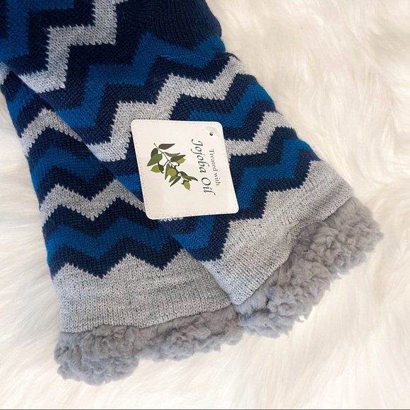 NWT Muk Luks Jojoba Oil Cabin Socks - Picture 2 of 4